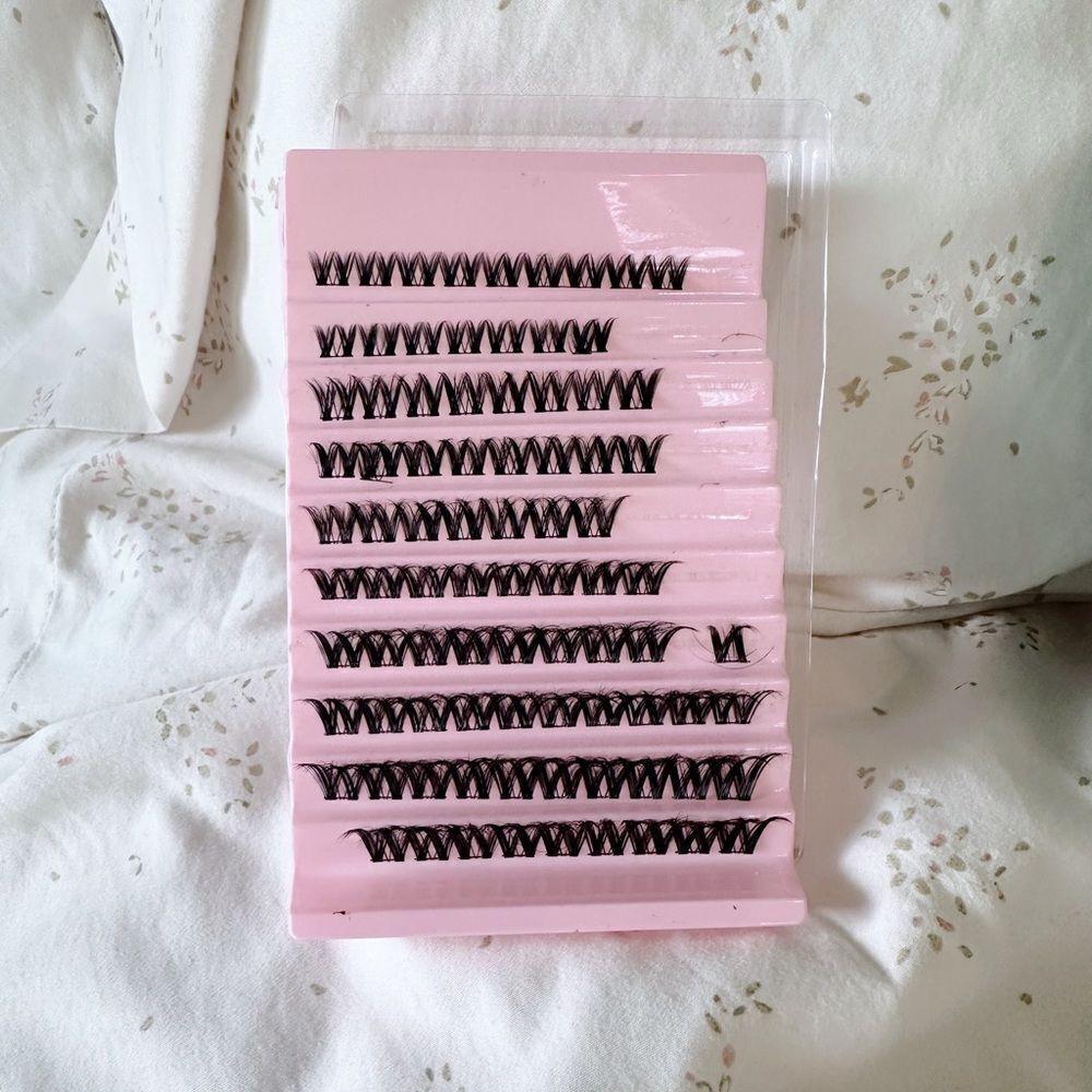 ✨3/$10✨ Lash Clusters Amazon - Picture 2 of 3